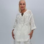 Bluză din bumbac cu broderie și 4 nasturi