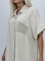 Bluză oversized cu buzunar brodat - imagine 8