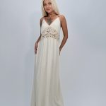 Rochie lungă din în cu broderie în talie