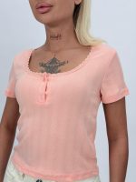 Tricou scurt cu nasturi și dantelă - imagine 12