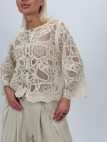 Bluză croșetată cu nasturi decorativi - imagine 7