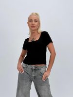 Tricou scurt cu nasturi și dantelă - imagine 21