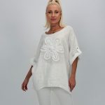 Bluză din in cu mânecă 3/4 și floare aplicată