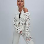 Cardigan croșetat cu decolteu la baza gâtului