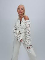 Cardigan croșetat cu decolteu la baza gâtului