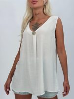 Top din in cu nasture decorativ - imagine 3