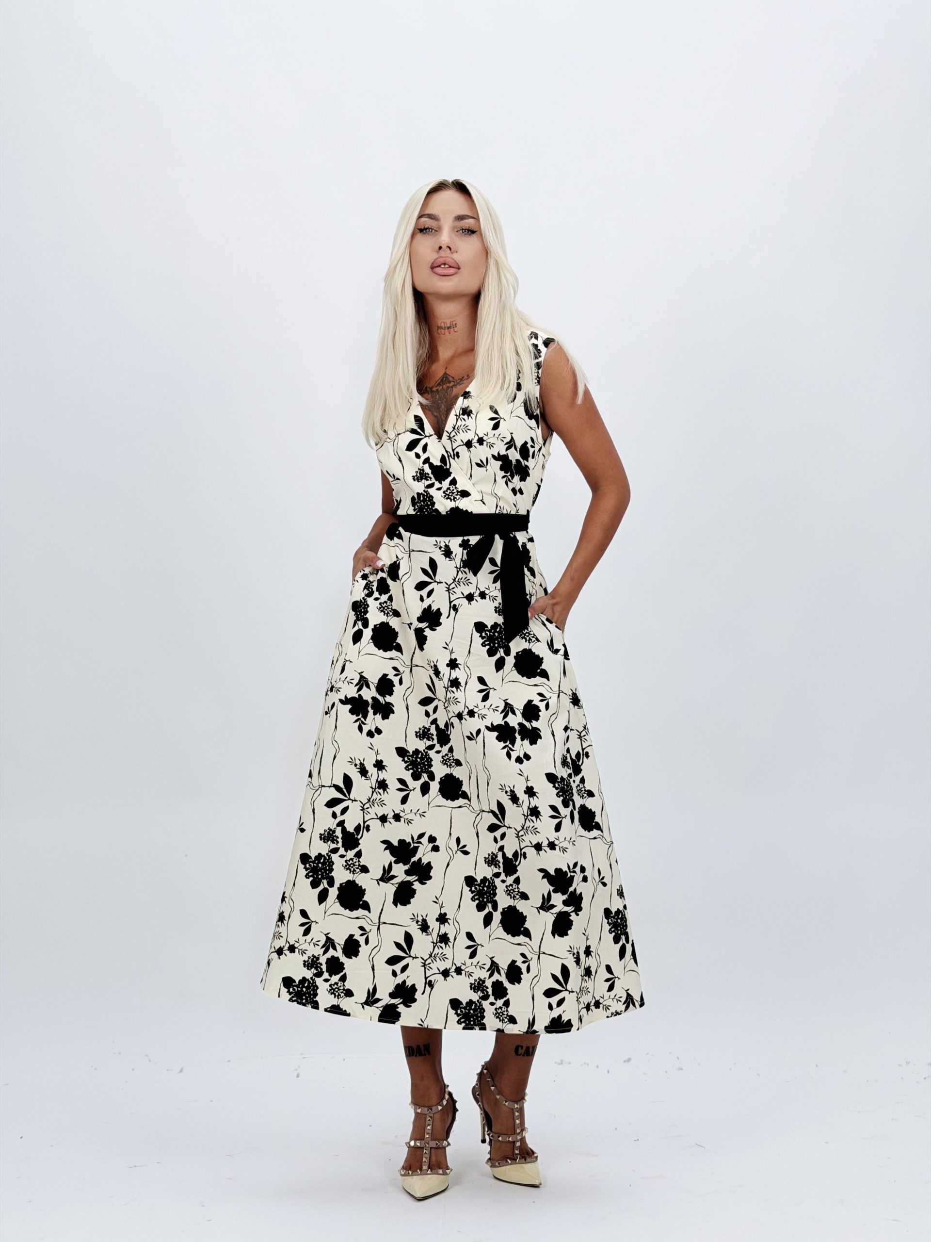 6bcbe8b6-8470-4f0d-a84a-73769ac52993 Rochie midi din bumbac cu imprimeu floral și buzunare - imagine 1