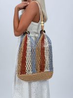 Geantă croșetată cu accesorii din lemn - imagine 10