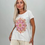 Tricou din bumbac cu imprimeu roz și ștrasuri
