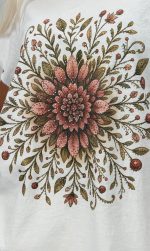 Tricou din bumbac cu imprimeu cărămiziu și ștrasuri - imagine 3