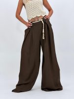 Pantalon larg cu pense și cordon în talie - imagine 40