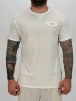 Tricou din bumbac cu buzunar la piept și nasture
