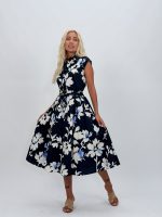 Rochie midi bleumarin cu imprimeu floral și cordon în talie