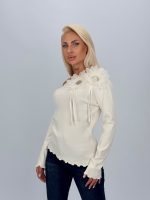 Pulover din tricot accesorizat cu flori și ștrasuri - imagine 2