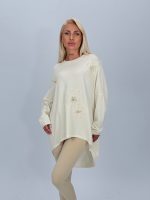 Pulover din tricot cu broderie florală și perle