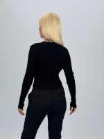 Pulover scurt cu model torsade și decolteu în V - imagine 12