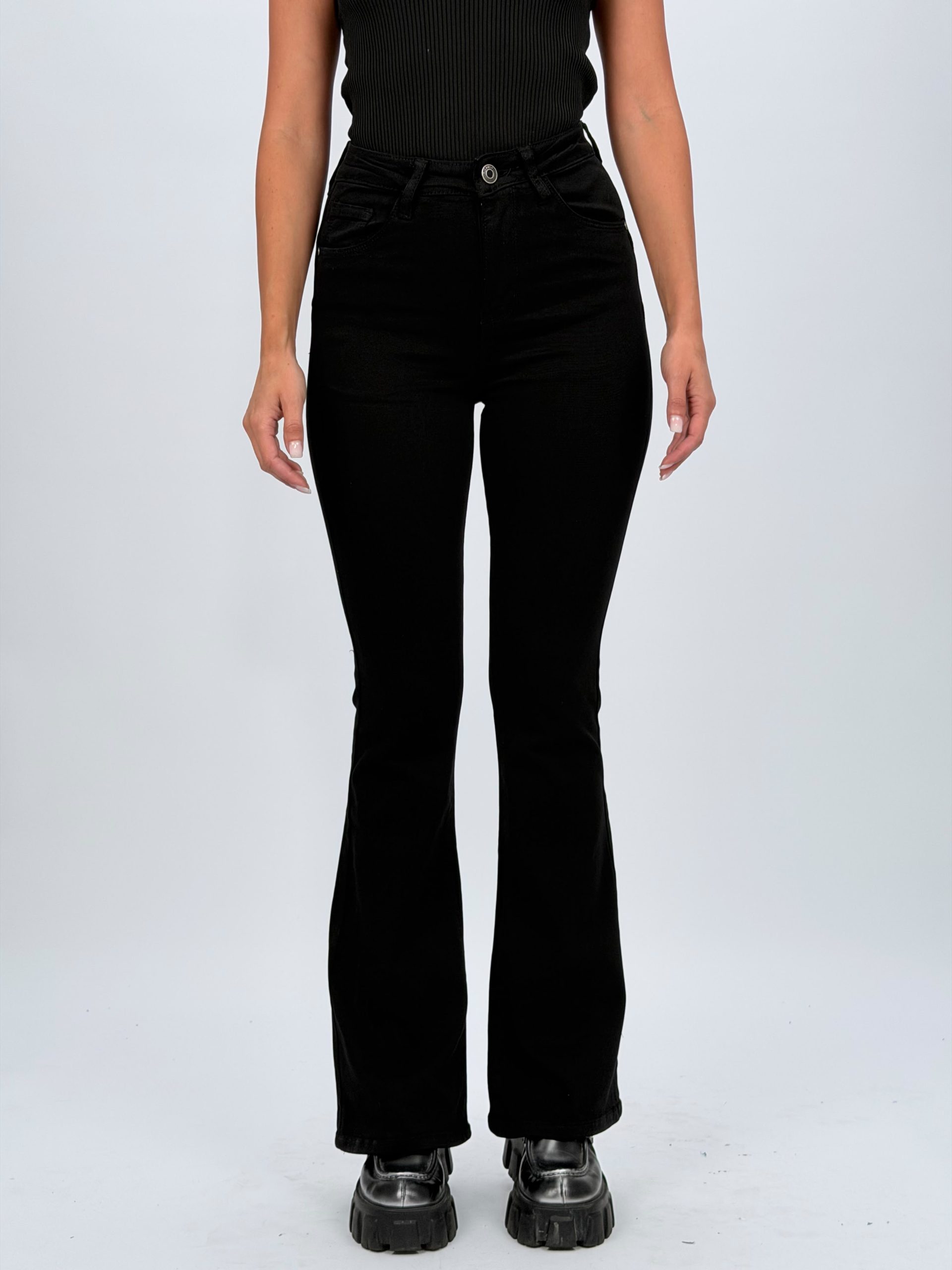 5104b0ab-0cf8-448a-96f5-773651f5b3af Pantalon push-up evazat negru - imagine 1