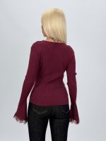 Pulover rigat cu decolteu în V și dantelă - imagine 10