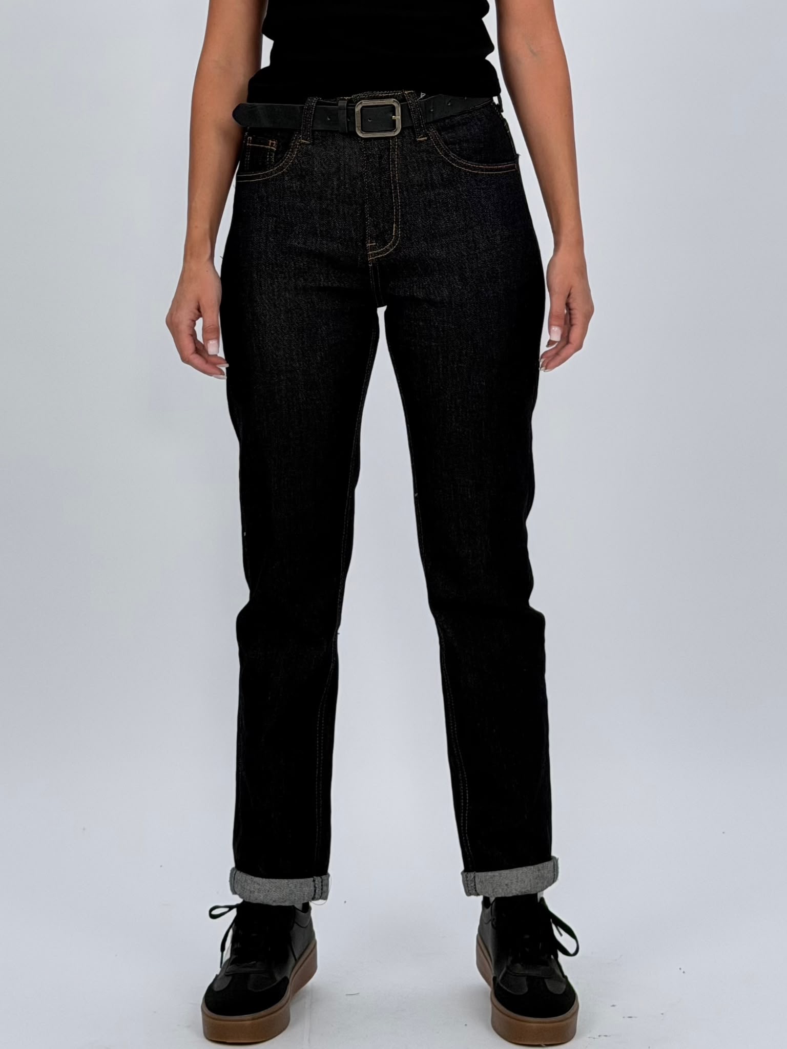 64fcf5b4-29f7-4901-9c8e-a8a4897c8733 Jeans mom fit negru cu curea - imagine 1