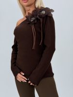 Pulover din tricot accesorizat cu flori și ștrasuri - imagine 11