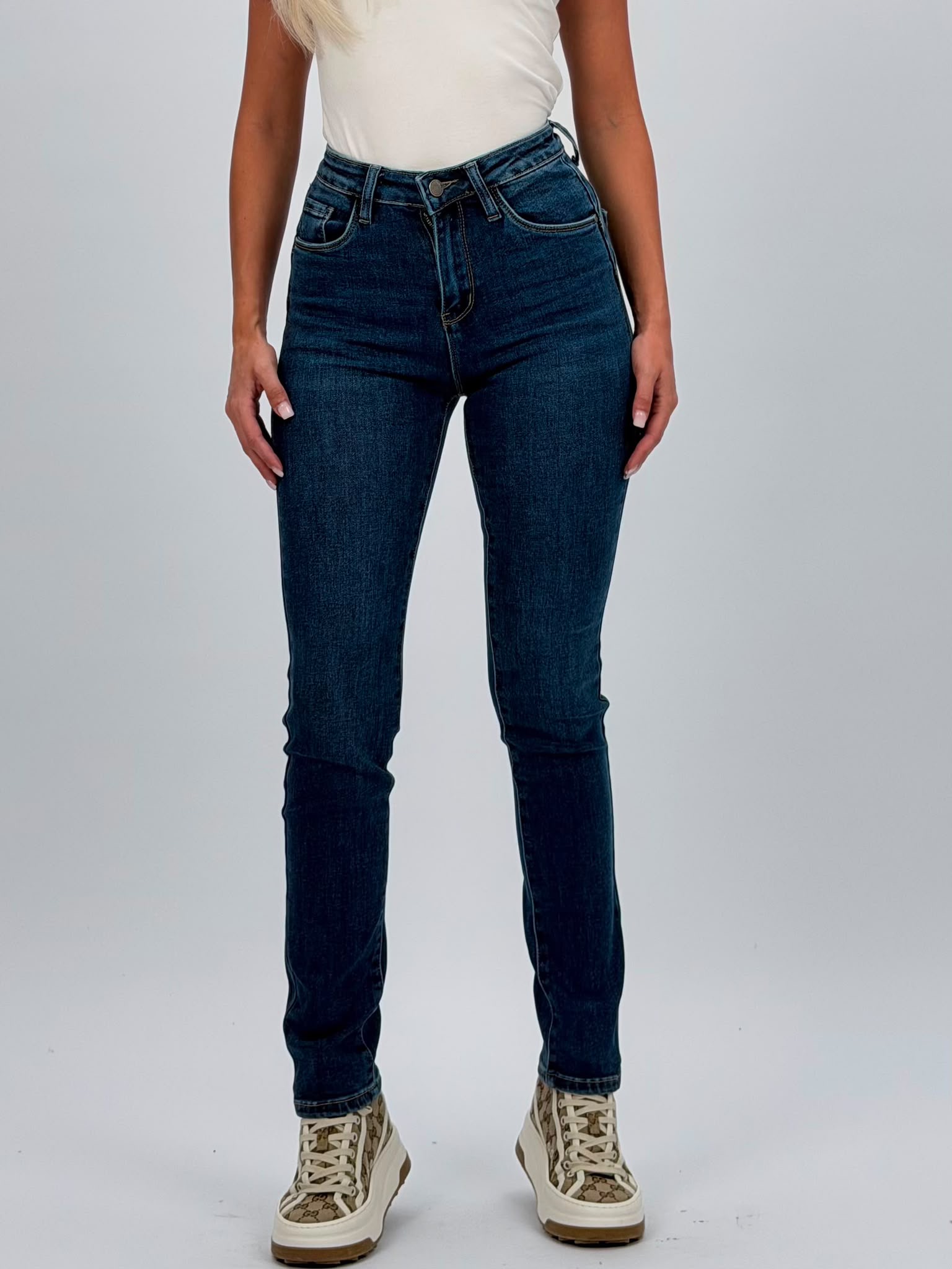 818a7c99-353f-4115-af27-3720d6ad5028 Jeans push-up slim - imagine 1