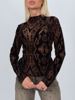 Bluză cu model imprimat din catifea - imagine 7