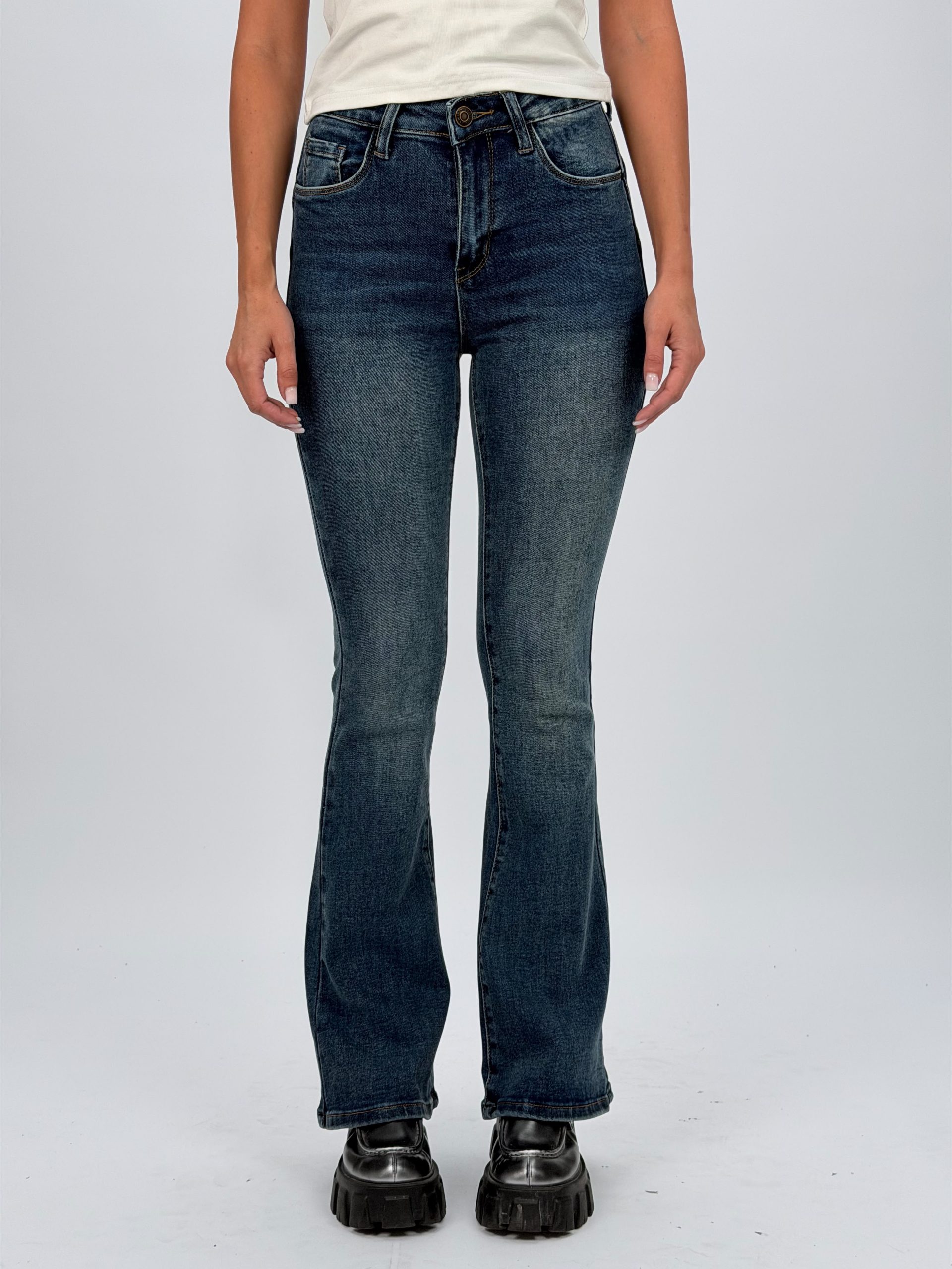 d6b6230f-6cae-401b-9bf9-f84effadccba Jeans push-up evazat nisipiu - imagine 1