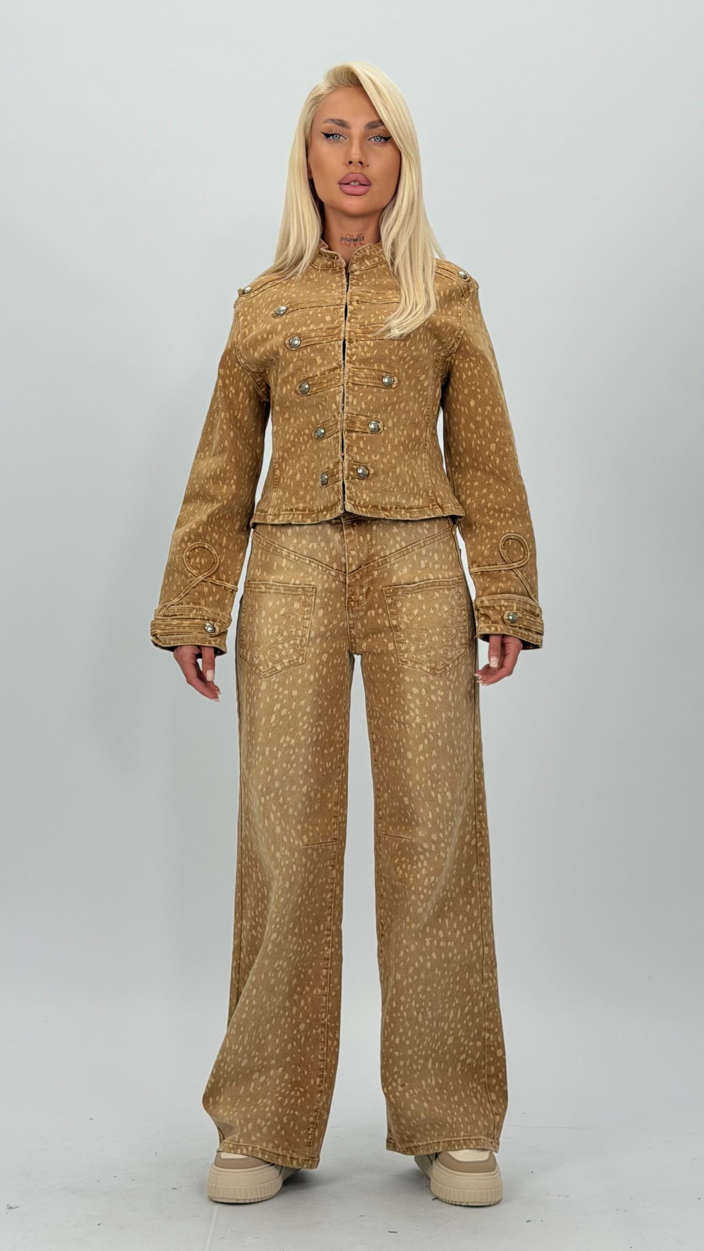 e1fdf28a-3ddd-4ac0-b355-d3b8926b5f14 Set jachetă și pantalon din denim - imagine 1