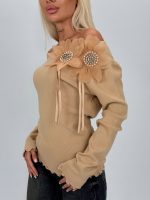 Pulover din tricot accesorizat cu flori și ștrasuri - imagine 7