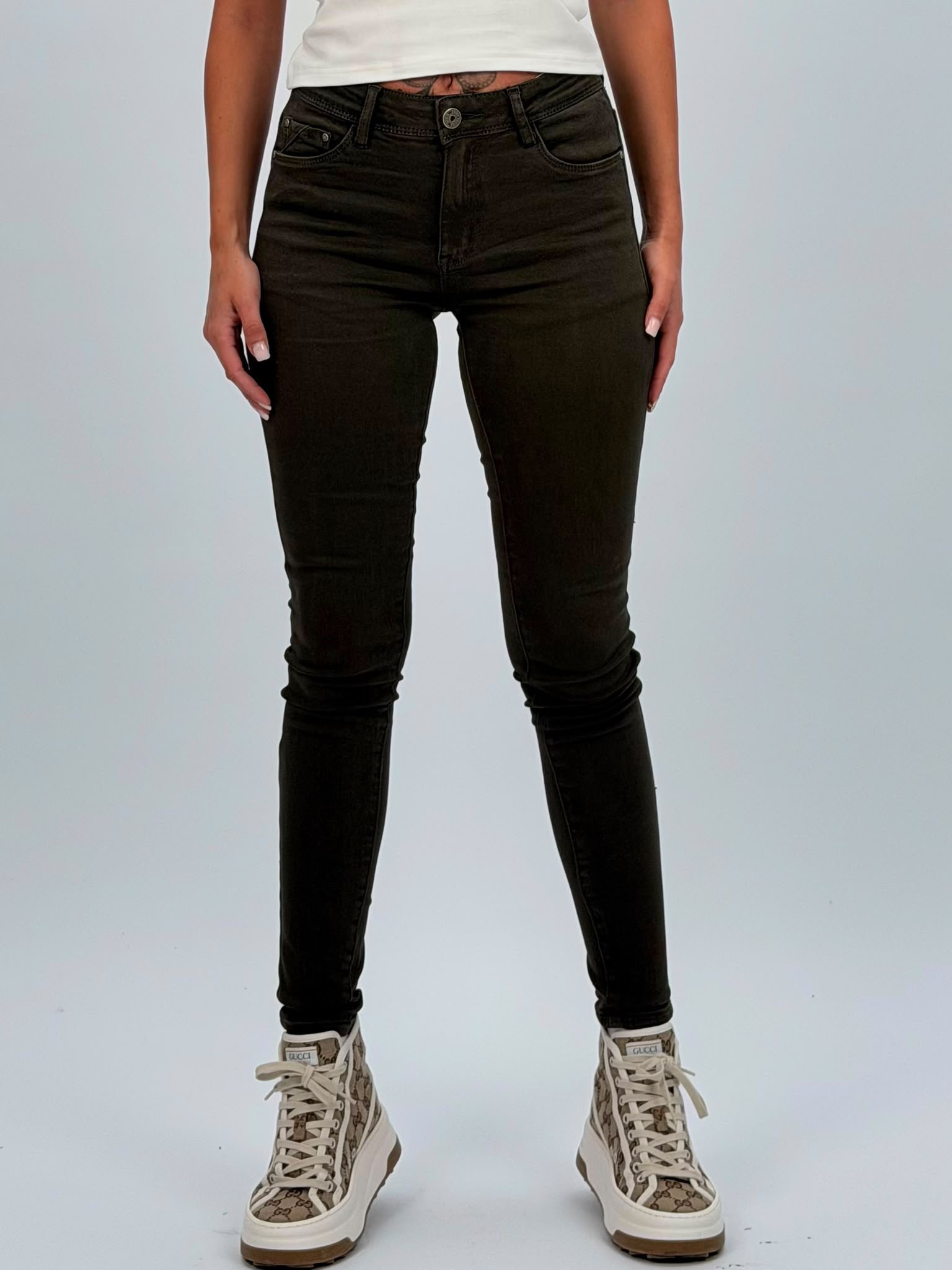 f5dadcee-6705-4e7a-bb4c-4606f1debac9 Pantalon basic slim - imagine 1