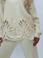 Set pulover și pantalon din tricot cu broderie - imagine 5