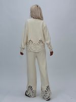 Set pulover și pantalon din tricot cu broderie - imagine 8