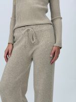 Pantalon tricot cu lurex, vedere ansamblu pe model