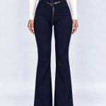Pantalon evazat din jerse cu curea