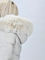 Jachetă cu blană detașabilă, detaliu buzunare