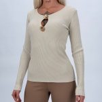 Pulover decupat din lurex cu nasturi aurii