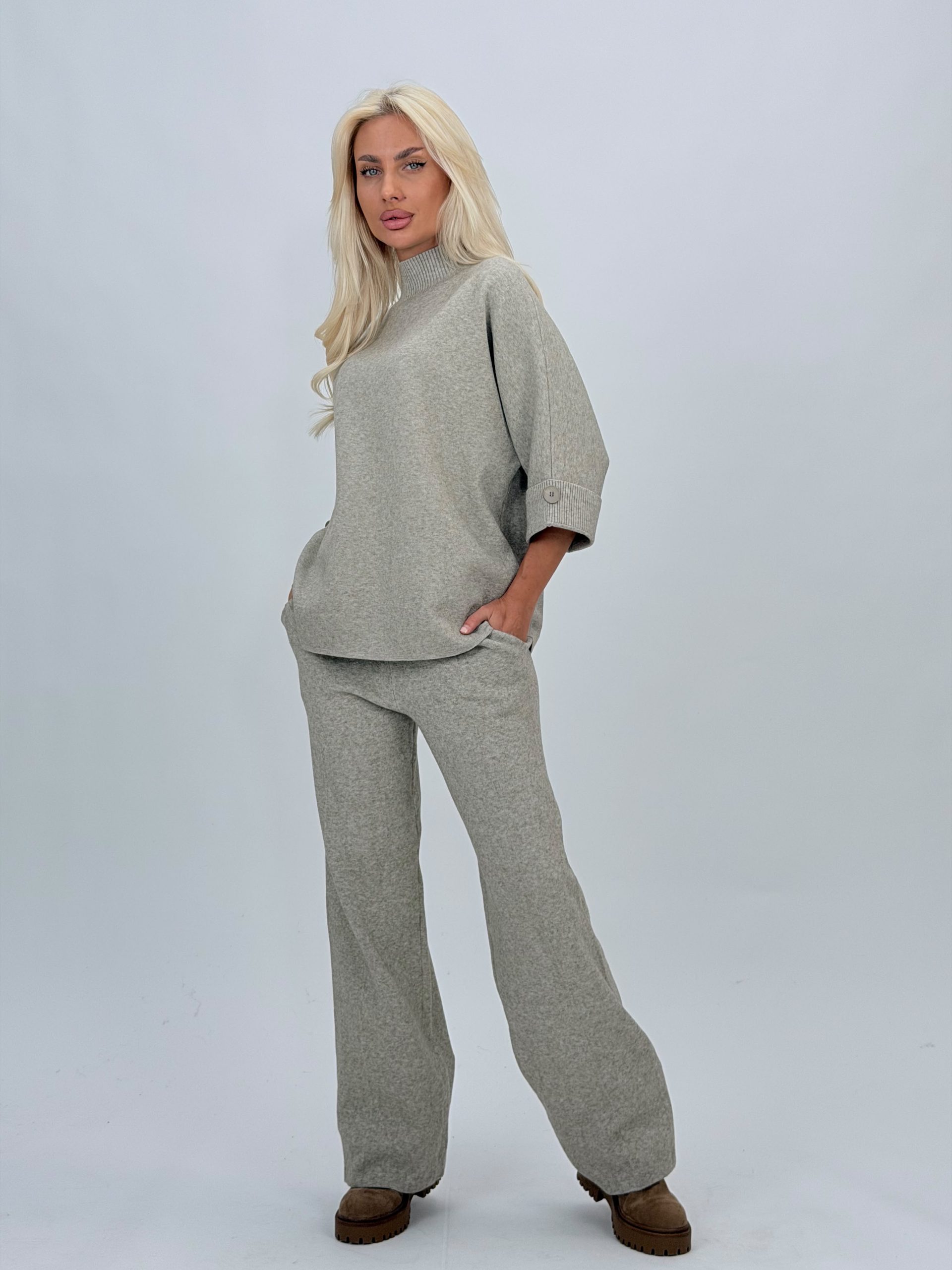 956a0323-b0af-42bf-b6d3-f300f86d75ef Set pantalon și pulover cu mânecă 3/4 din tricot - imagine 1
