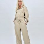 Set hanorac și pantalon cu ștrasuri