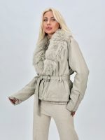 Jachetă din piele eco și guler din blană