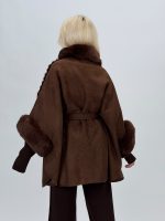 Poncho cu cordon ajustabil, detaliu talie