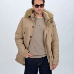 Jachetă parka bărbați cu glugă și blană detașabilă, vedere frontală