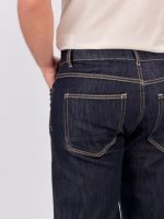 Detaliu croială dreaptă jeans indigo bărbați CATO
