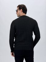 Pulover negru din tricot cu torsade, detaliu mânecă