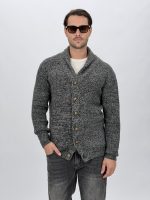 Cardigan bărbați tricotat maro, imagine apropiată