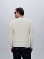 Detaliu croială pulover din tricot cu model rigat