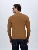 Pulover tricot bărbați, detaliu cusături și finisaje