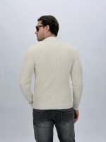 Pulover cardigan bărbați cu tricotaj torsade, detaliu frontal