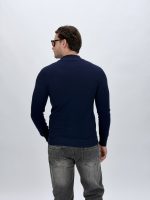 Pulover verde din tricot, detaliu textură material