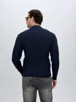 Pulover cardigan bărbați, detaliu finisaje și croială