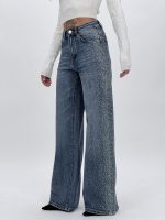Jeans albastru cu ștrasuri, vedere laterală cu aplicații decorative